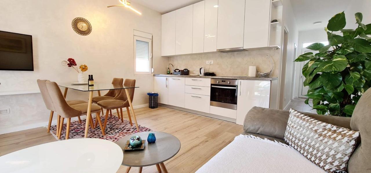 Apartments Tivat Exterior photo
